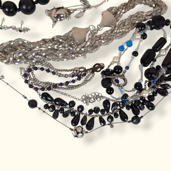 009 - Vintage To Now Jewelry Lot - Dark Sparkle - Picture 4 of 5